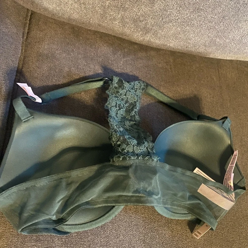 Victoria's Secret Green Lace Bra and Lave Thong Set Size 36c and Medium - Picture 3 of 12